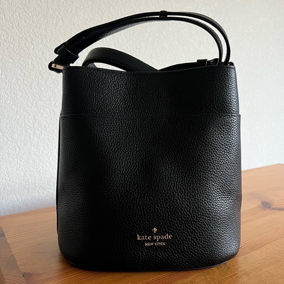 kate spade Handbags - Kate Spade Leila Small Bucket Bag